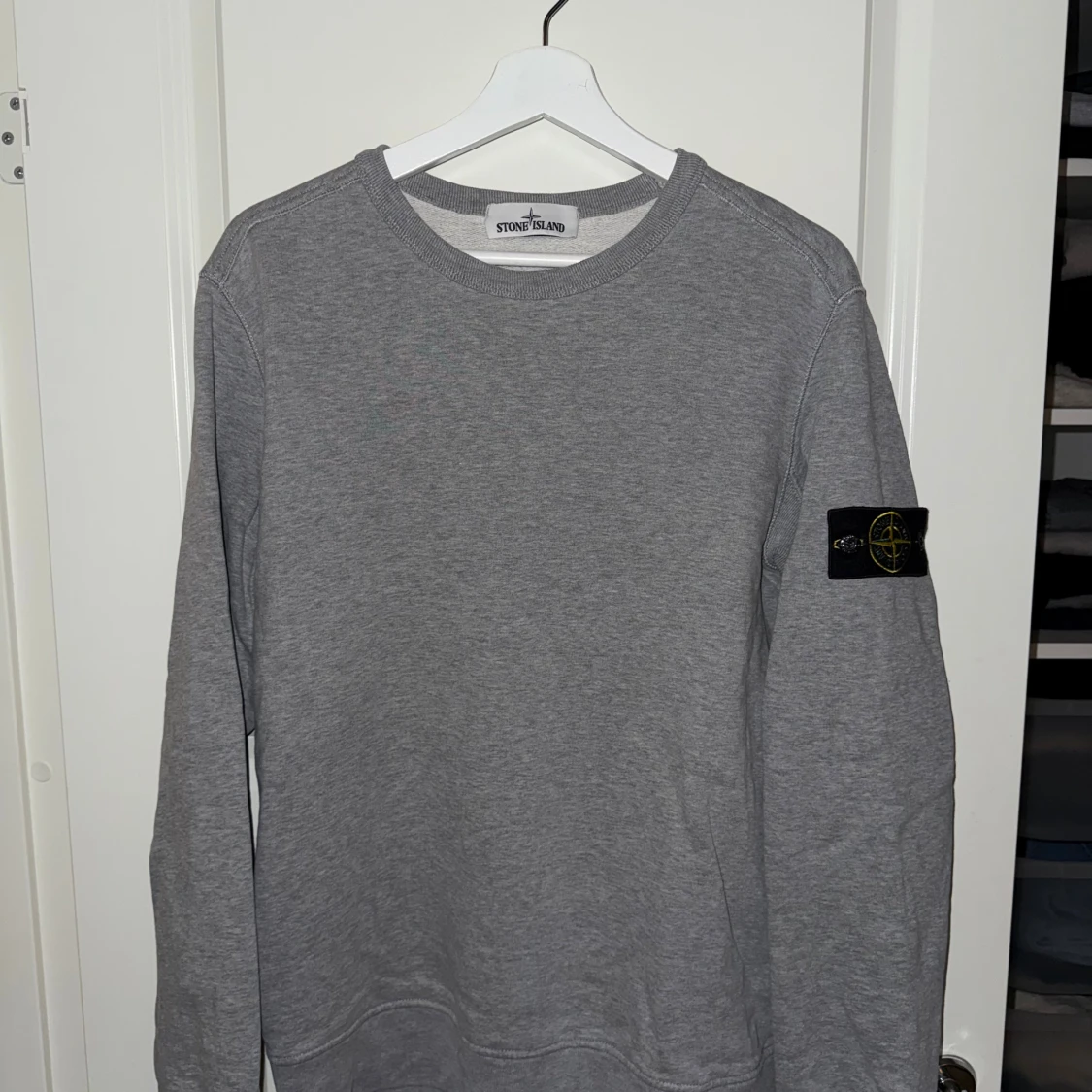 Grå Stone Island sweatshirt i bomull