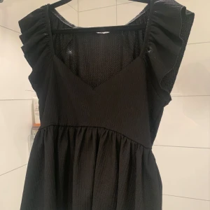 Svart söt topp - Söt topp från lager 157. Aldrig använd.🌸