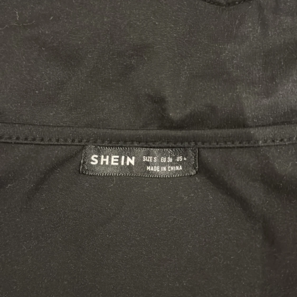 Svart långärmad topp från SHEIN - 3