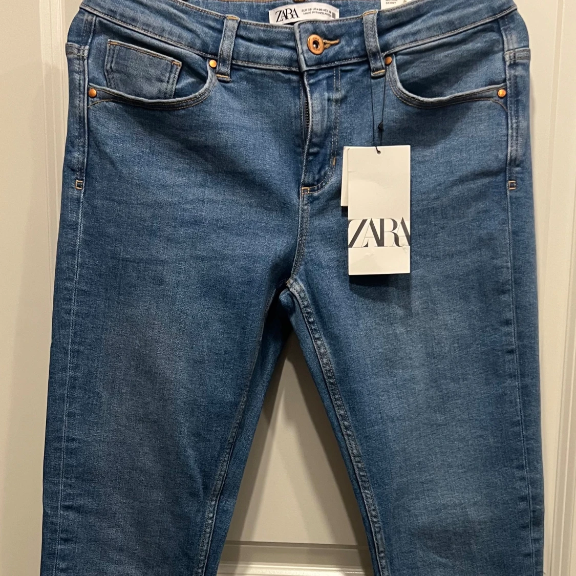 Blå skinny jeans från Zara, midwaist