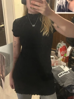 Kortärmad Klänning - Använt flitigt men fint skick!