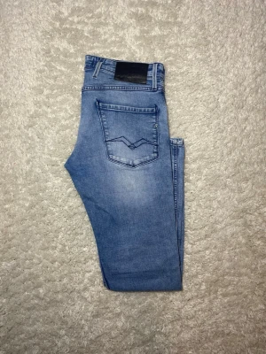 Blåa replay Anbass jeans - Skick 9/10, inga defekter. | Storlek W29 L30| Modell Anbass vilket är slimfit| Hör gärna av dig vid minsta lilla fråga!