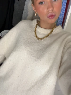 Ett jätte fint halsband från Wos  - Säljer ett superfint halsband från Wos som jag aldrig använt 