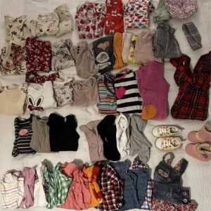 Klädpaket flicka stl 74-80 - Allt helt och rent i fint skick