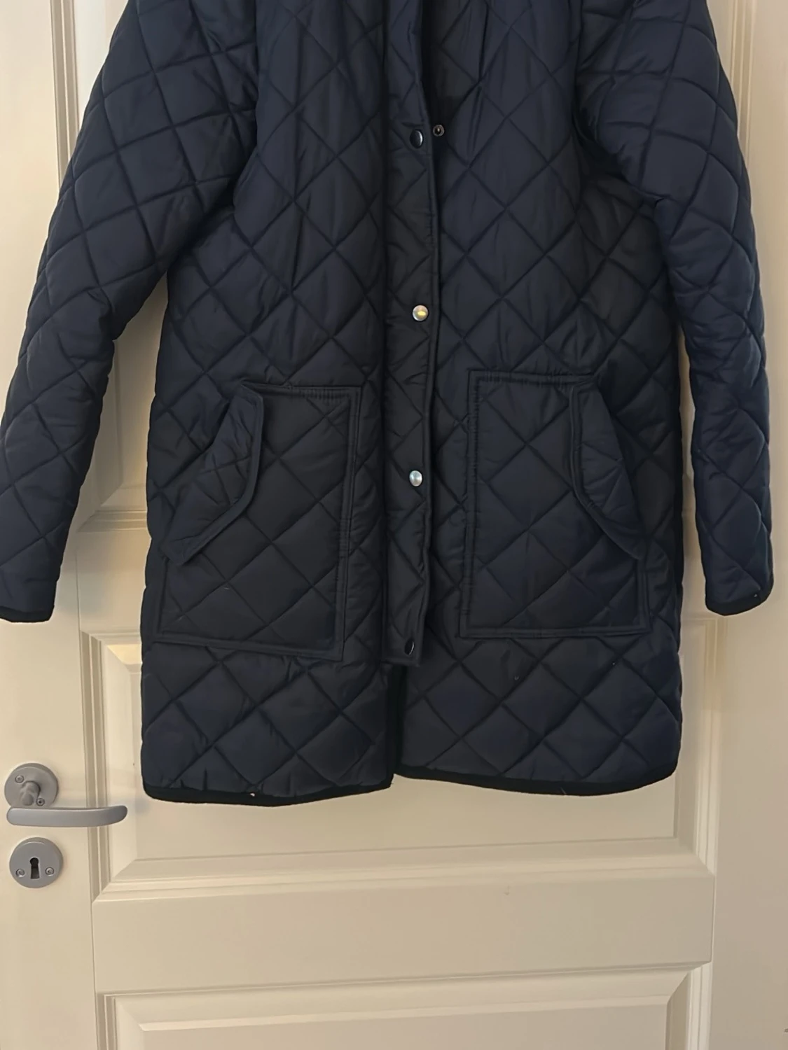 Mörkblå quiltad jacka från Vila - 1