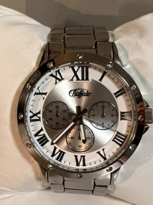 Buffalo klocka  - Snyggt armbandsur från Buffalo London. I mycket bra skick.