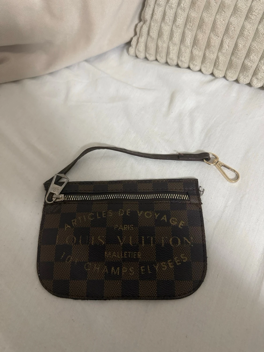 Brun rutig kuvertväska