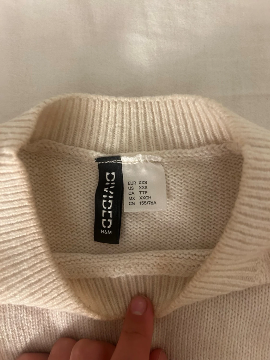 Beige croppad stickad tröja H&M - 1