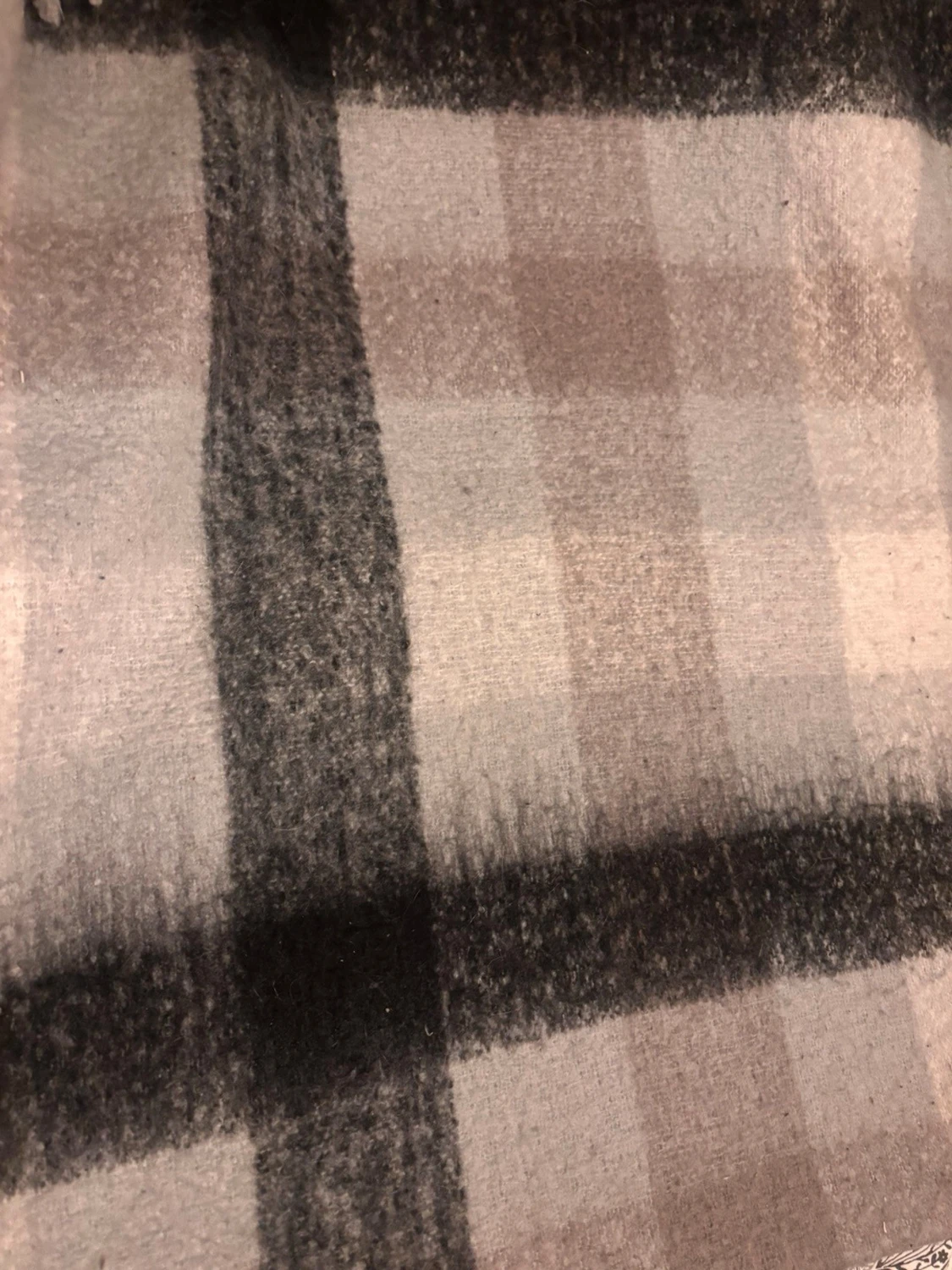 Rutig pläd med fransar - 2