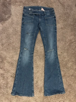 Gina tricot jeans  - Snygga jeans från gina! Model 14+, aldrig använt endast testad 