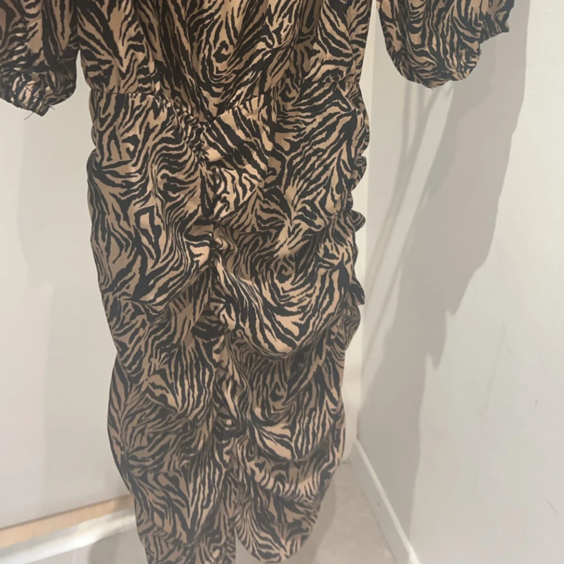 Mönstrad klänning - 90