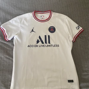 Psg  - Den är ny bara testat annars inget fel på den.  Den är i storlek XL Kan mötas upp om du är från samma stad  Pris kan diskuteras vid snabb affär 