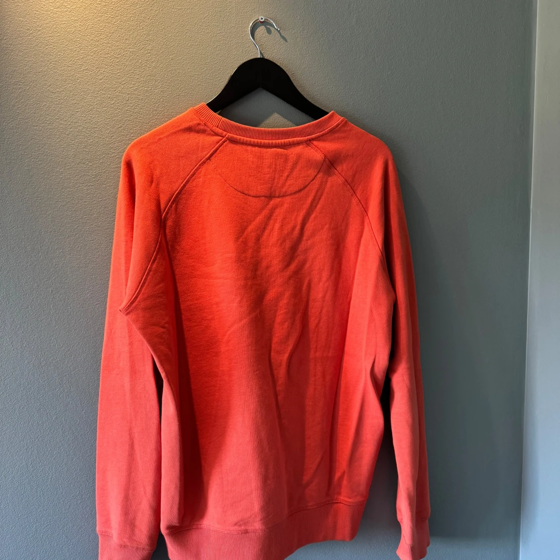 Orange tröja, Morris - 90