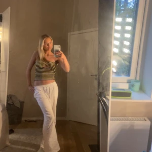 Topp - Super fin sommartopp, använd fåtal gånger så väldigt bra skick!! 🤗🤗