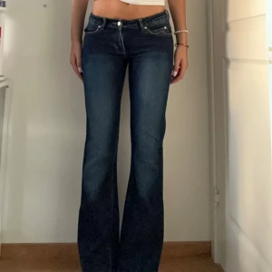 VILA jeans - sååå snygga lite äldre lågmidjade jeans från VILA. 💘💘