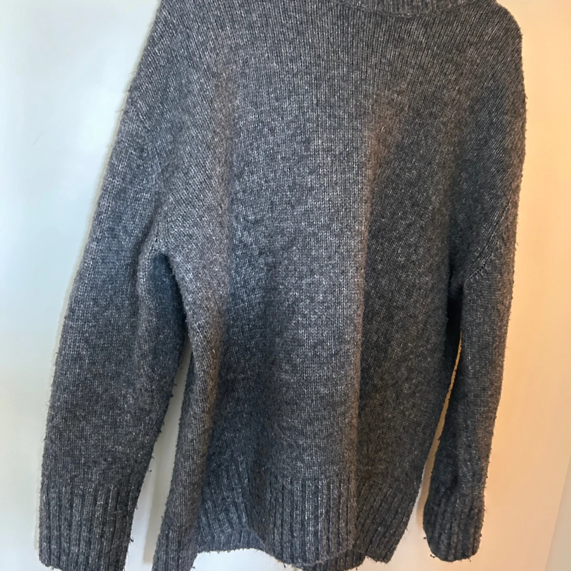 Grå stickad tröja Zara