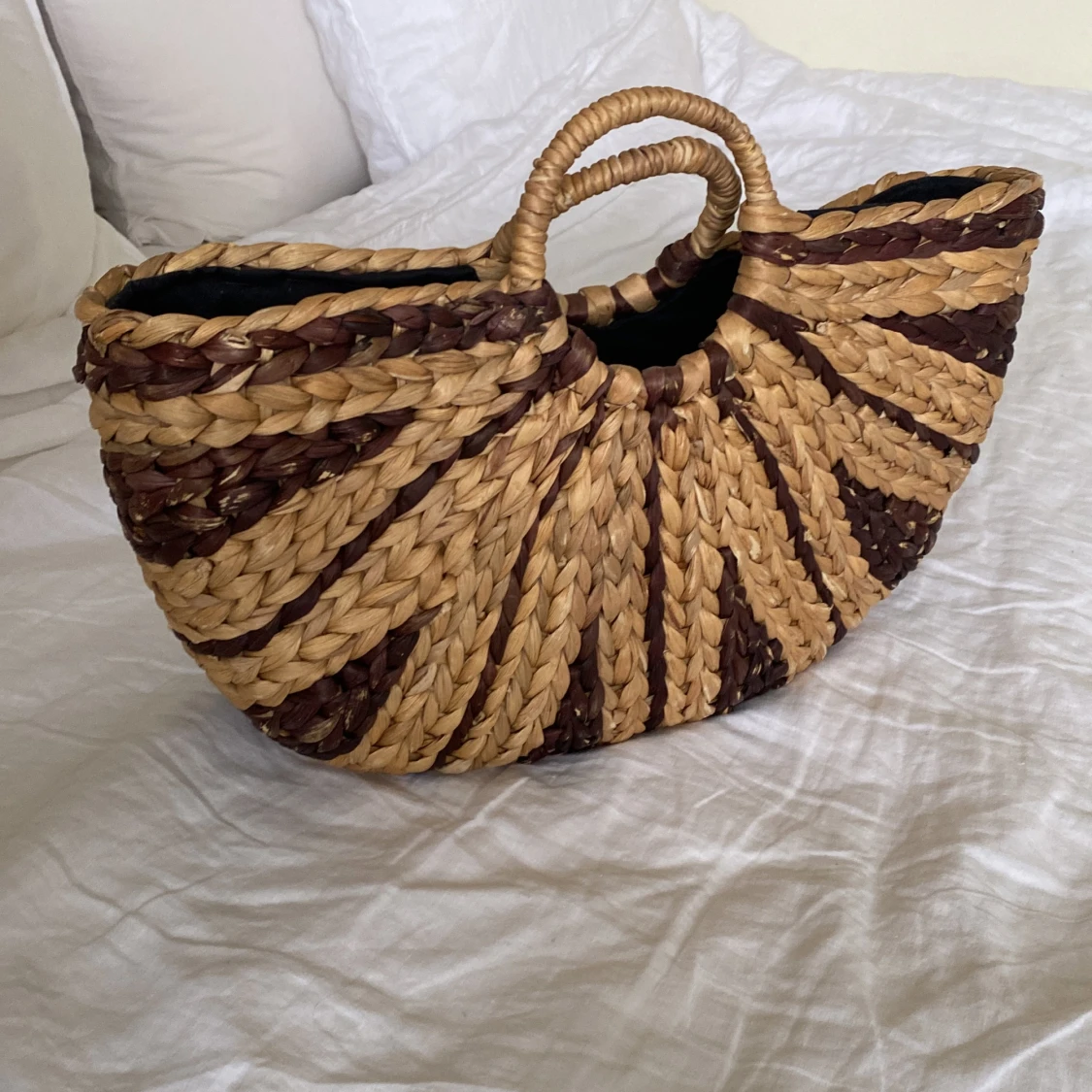 Flätad strandväska