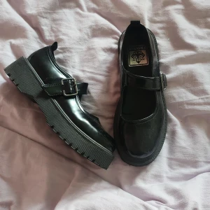 Söta skor/cosplay skor - Storlek 38  Skriv om du har frågor