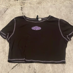 Topp - Topp från h&m passar bra på M och S