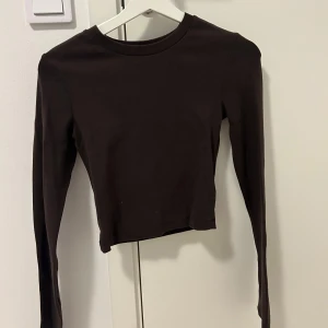 Brun tröja - Brun tröja från gina