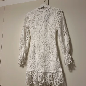 Klänning - Klänning från Boohoo, aldrig använd med prislapp🫶🏽