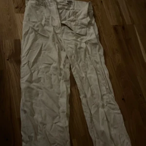 Madlady linne byxor - Helt oanvända  Storlek xs Nypris 600 Mitt pris 350