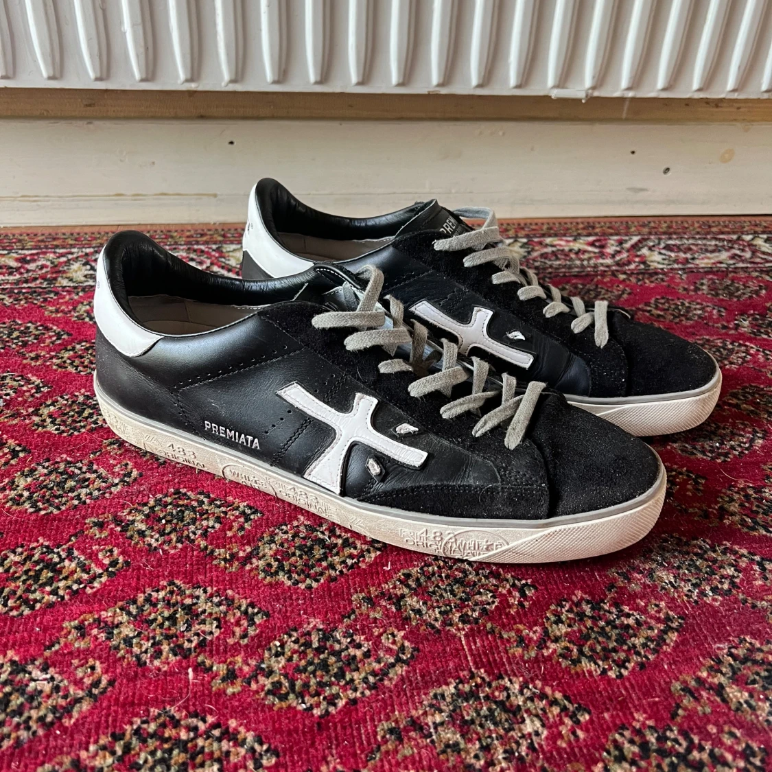 Svarta Premiata Skor