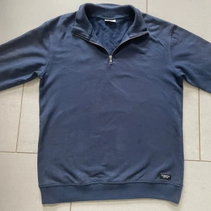 Kappahl tröja - Kappahl tröja i bra skick säljer den för behöver pengar snabbt ska resa bort✅ Tar även byten  Ställ frågor om du undrar 💭 