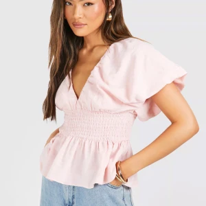 Söt topp/blus - Aldrig använd enbart testad Köptes för 250kr Passar även M