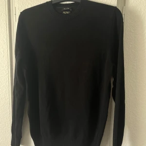 Stickad Massimo Dutti Tröja  - Stickad Massimo Dutti Tröja i storlek M. Bra skick