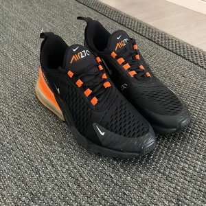 Nike air - Nike air 27c, Sköna sommarskor. Knappast användt dom då dem är för små för mig. Skick 8/10. Storlek 39 men passar även 40
