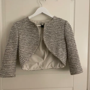 Bolero  - Bolero med trekvartsärm utan defekter