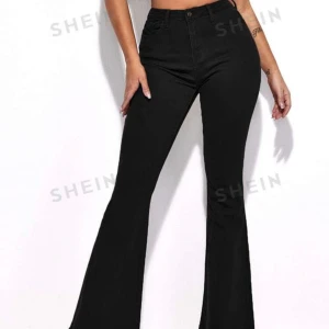 Svarta boutcut  - Säljer i bra skick.