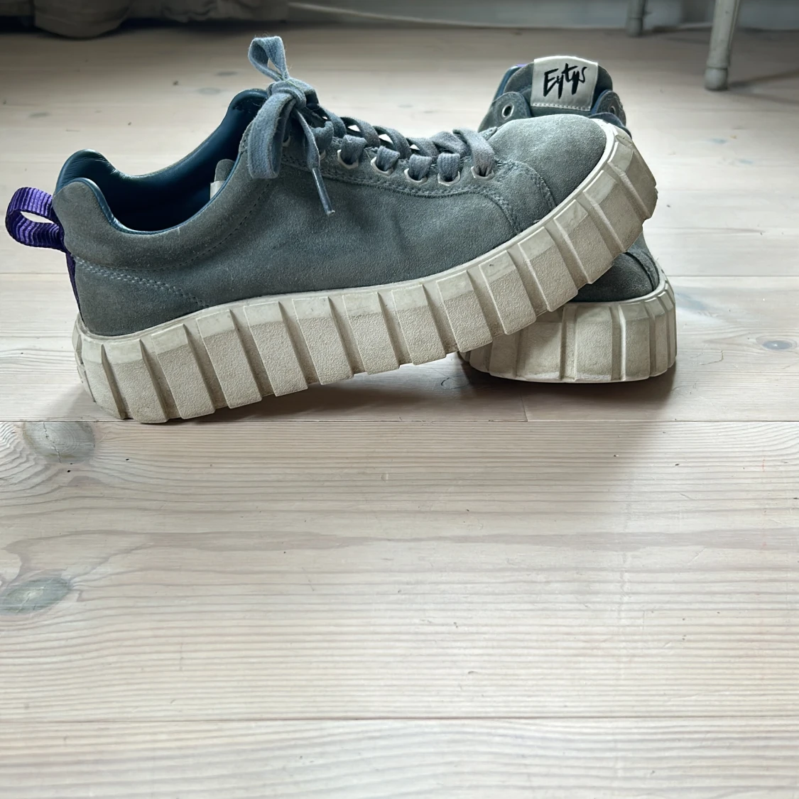 Ljus blå eytys med stor sula i Str 39 🔥⭐️⭐️ - 90