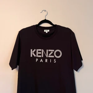 Kenzo T-shirt - Storlek M Mycket bra skick, använd fåtal ggr