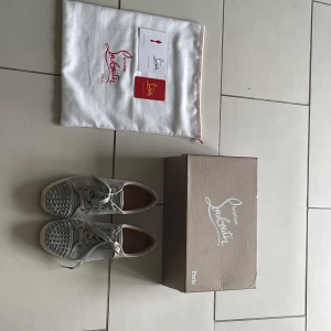 Snyggaste skorna - Säljer mina snygga loubs för att de inte kommer till användning längre, tvättar dem innan de skickas!💕pris går att diskutera🤝