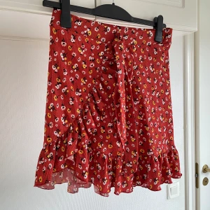 Kjol storlek M - Kjol storlek M