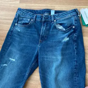 Ännu ett par jeans från h&m. Aldrig använt taggen finns kvar. För fler bilder skriv! <|3