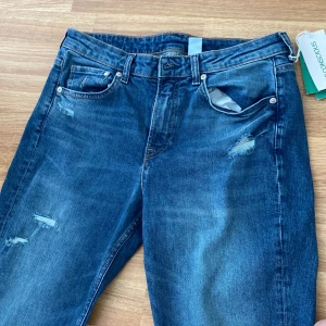 H&M Jeans - Ännu ett par jeans från h&m. Aldrig använt taggen finns kvar. För fler bilder skriv! <|3