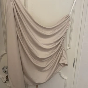 Tröja - Söt tröja från h&m i storlek M men passar S också. Endast testad.