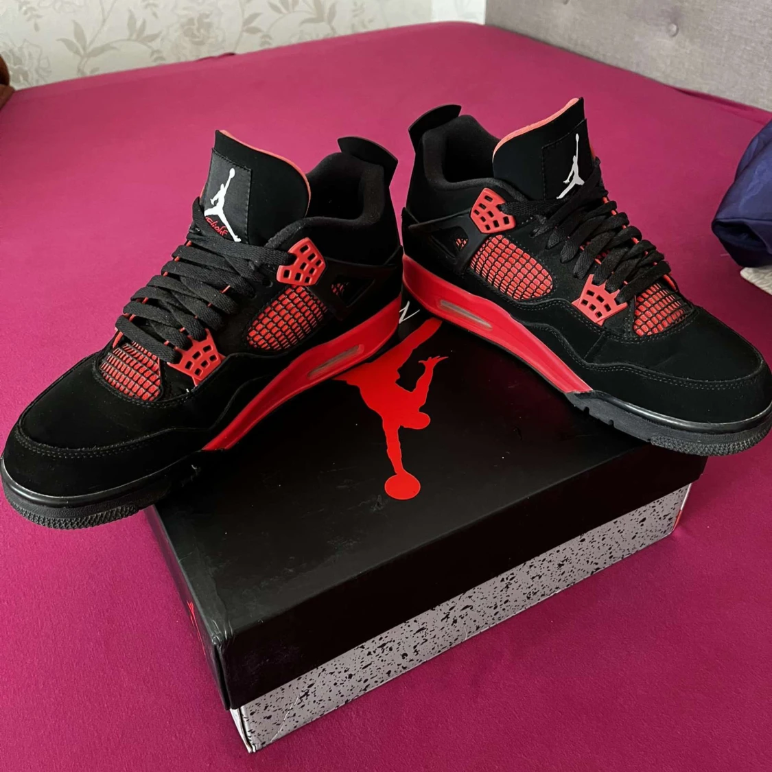 Jordan 4 red thunder
