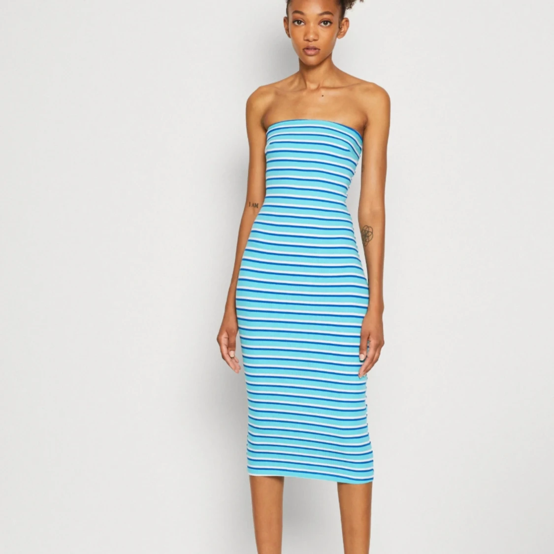 Gina tricot klänning