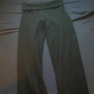 Foldover flares - Rensar min gaderob!