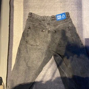 Polar big boys  - Polar big boys i storlek m men dom är ganska små. Passar till folk som är 150-167cm. Jätte bra kondition. Jätte fina och inga defekter.