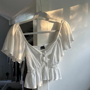 Topp - Topp från Gina, använd typ en gång. Passar Xs/S