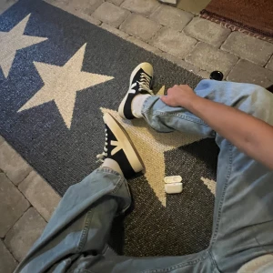 Veja sneakers - Veja wmns mata low i storlek 37, jättefint skick. Endast använda ett fåtal gånger! Inga defekter- säljer då jag insåg att jag köpt för liten storlek..🫠