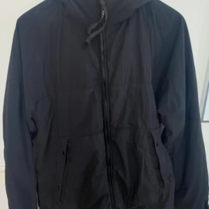 C.P company jacka  - C.P company jacka säljes då den inte används. Bra skick inte användts länge.  Pris går att diskutera.
