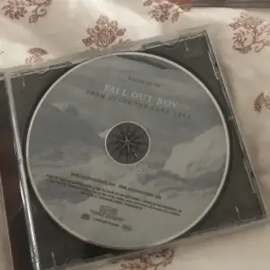 Fall out boy cd,glöm hur jag ens fick den men aja,den e i bra kondition 