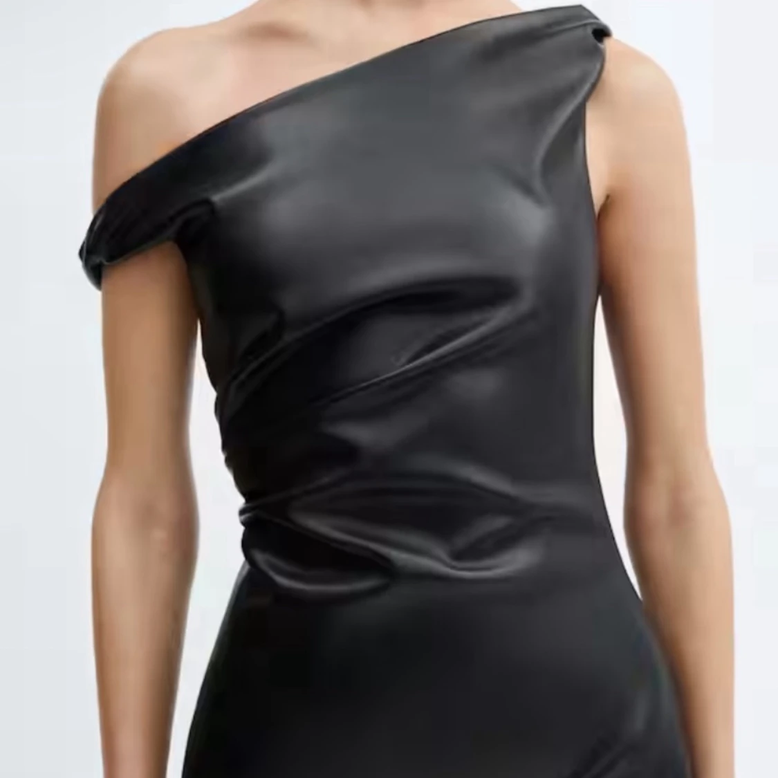 Skinn klänning  - 90