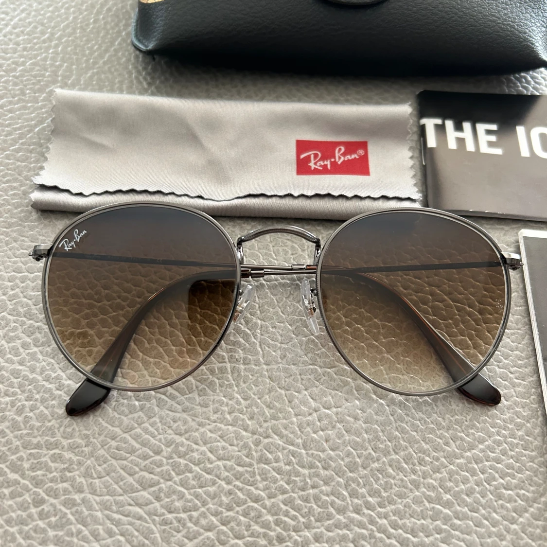 Ray-Ban  - 90